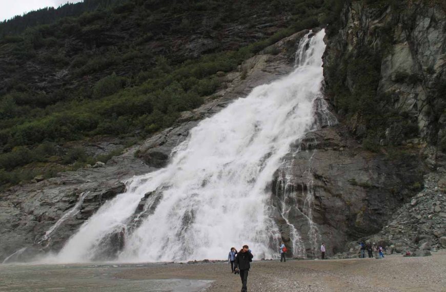 Chasing Waterfalls: The Majestic Nugget Falls in Alaska