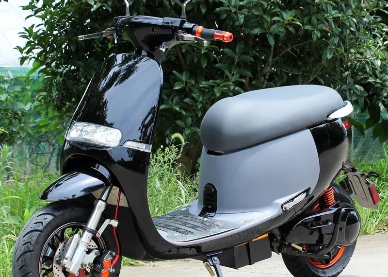 Choosing the Right Electric Moped: Factors to Consider Before You Buy